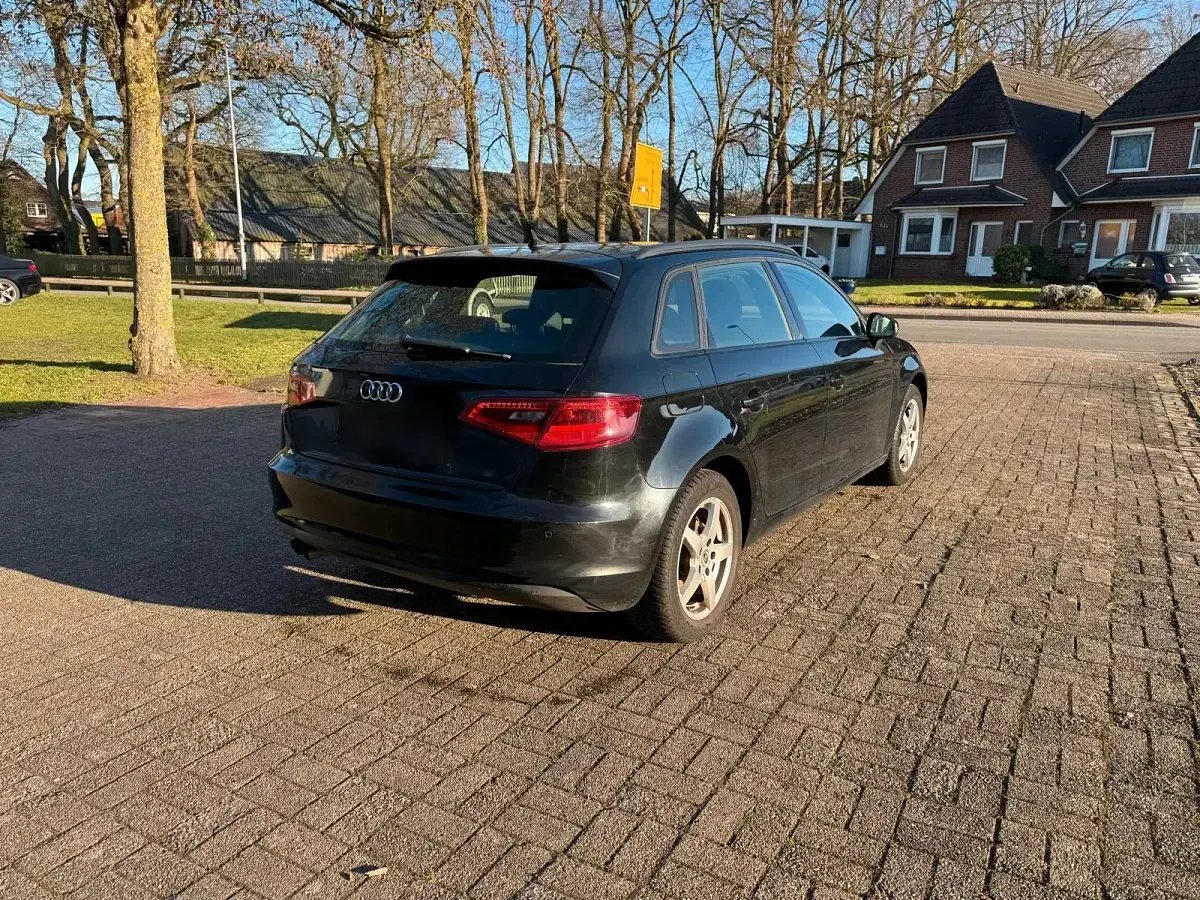 Second-hand Audi A3 Attraction 150 CP (110 kW) 2014 Negru Berlinǎ