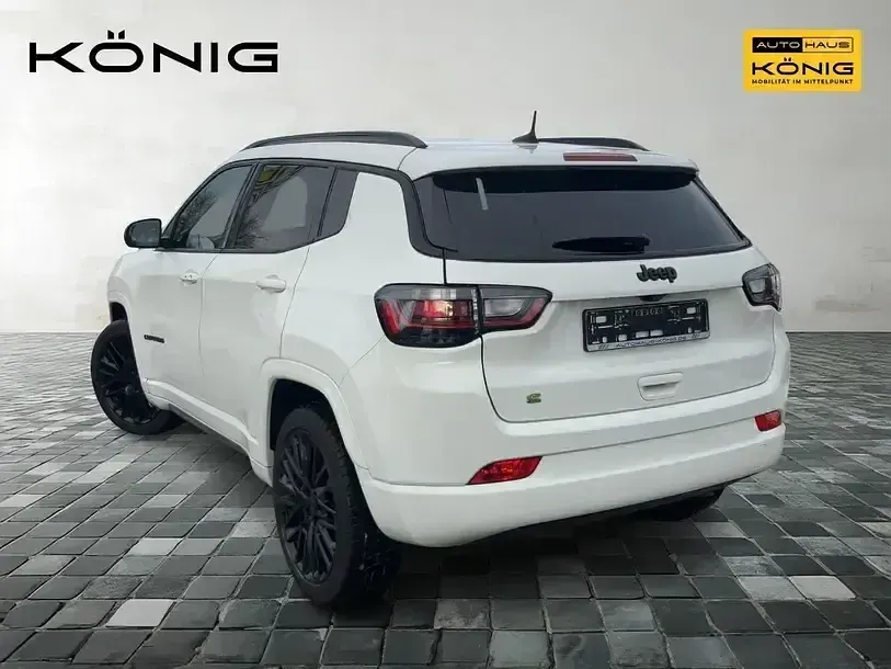 Usado Jeep Compass Altitude 131 HP (96 kW) 2024 Branco SUV