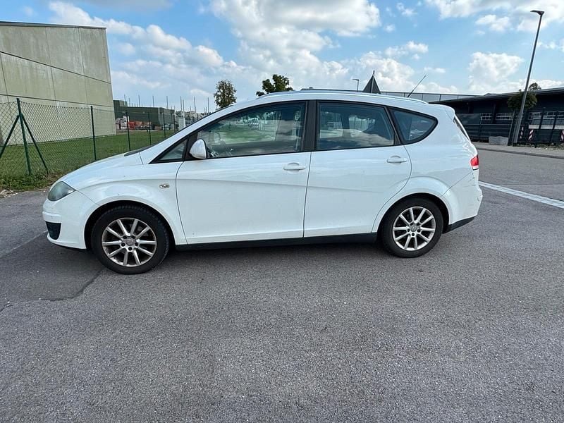 Gebraucht Seat Altea XL 160 PS (117 kW) 2010 Weiß Van / Kleinbus
