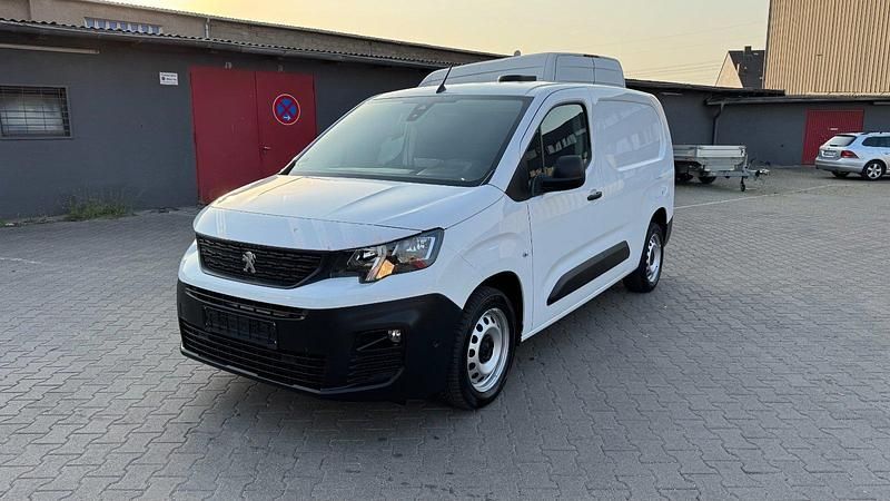 Weiß Gebraucht 2019 Peugeot Partner Van / Kleinbus | 8.500 € (Guter Preis) - Bild 1/4