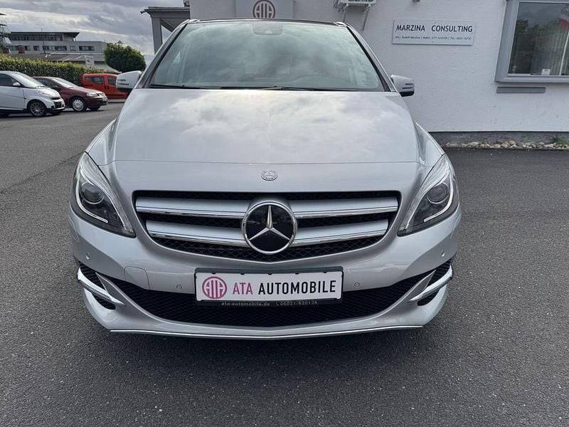 Gebraucht Mercedes B200 Sport 156 PS (114 kW) 2013 Silber Van / Kleinbus