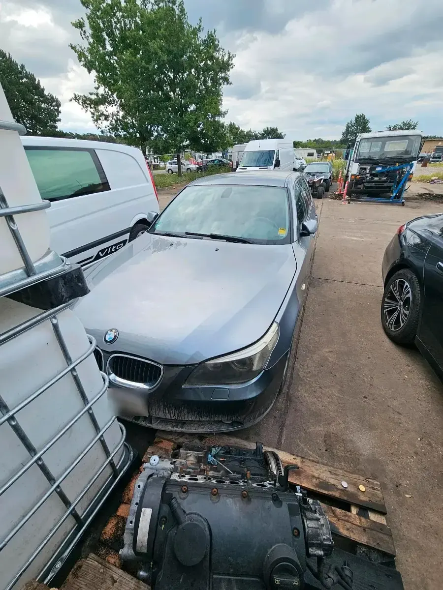 Gebraucht BMW 530 218 PS (160 kW) 2004 Silber Kombi