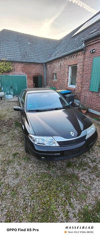 Schwarz Gebraucht 2002 Renault Laguna II Limousine | 1.950 € (Teuer) - Bild 1/4
