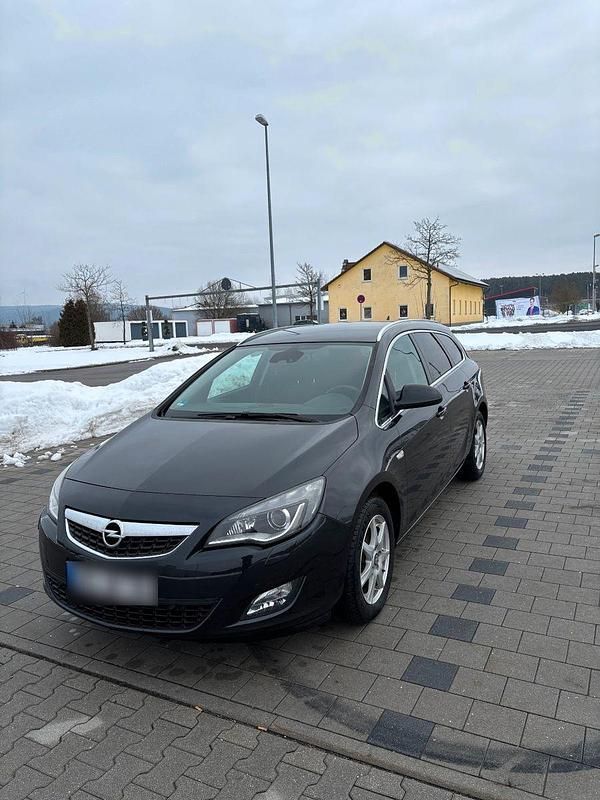 Gebraucht Opel Astra Edition 165 PS (121 kW) 2012 Schwarz Kombi