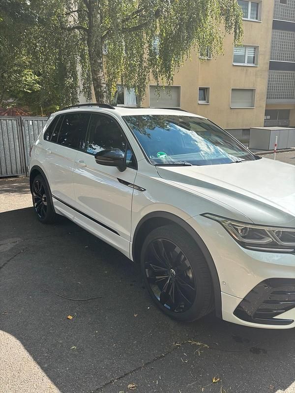 Weiß Gebraucht 2021 VW Tiguan R-line SUV | 37.000 € (Fairer Preis) - Bild 1/4