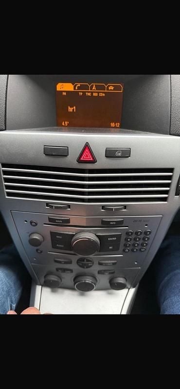 Gebraucht Opel Astra 110 PS (80 kW) 2009 Silber Kombi