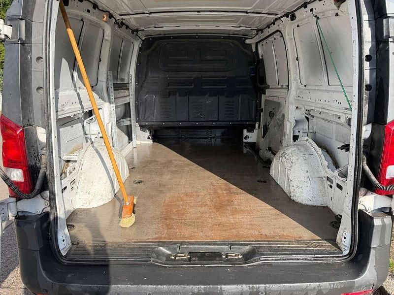 Gebraucht Mercedes Vito 114 PS (83 kW) 2017 Weiß Van