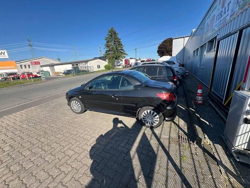 Schwarz Gebraucht 2005 Peugeot 206 CC Cabrio | 2.299 € (Etwas zu teuer) - Bild 1/4