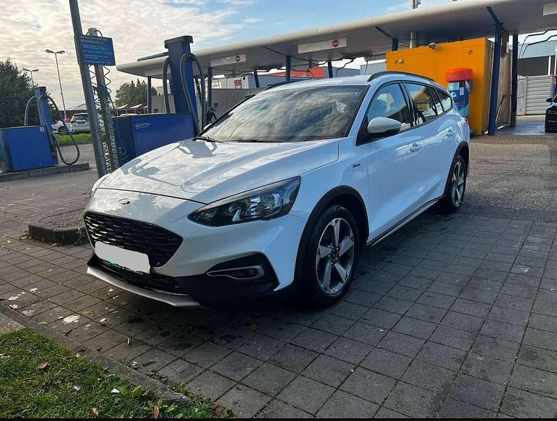 Weiß Gebraucht 2020 Ford Focus Active Kombi | 14.700 € (Guter Preis) - Bild 1/4