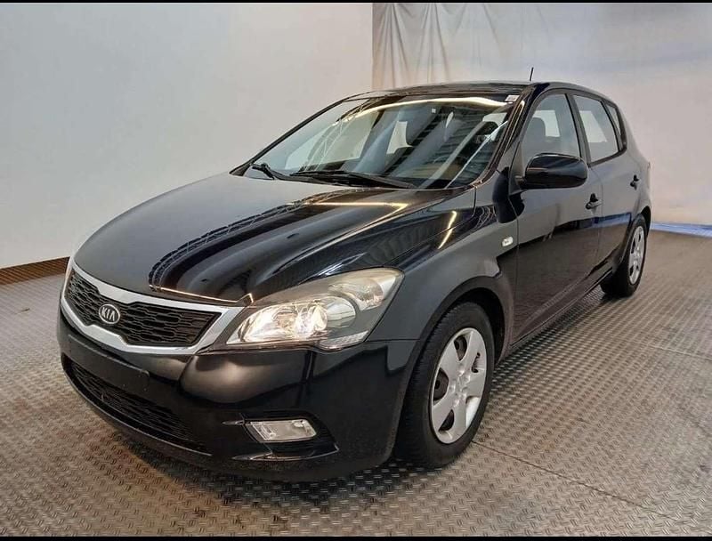 Zilinaschwarz met. Gebraucht 2010 Kia Ceed Vision Kleinwagen | 3.195 € (Guter Preis) - Bild 1/4