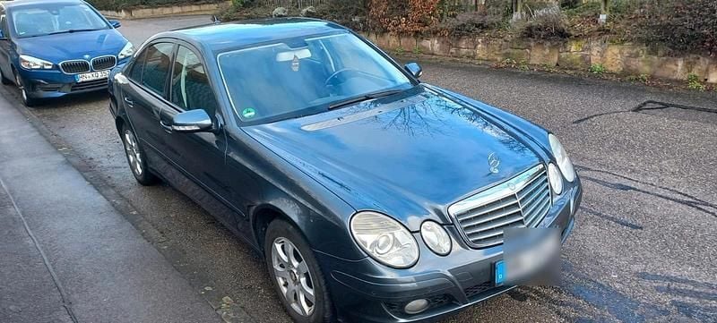 Gebraucht Mercedes E200 136 PS (100 kW) 2008 Grau Limousine