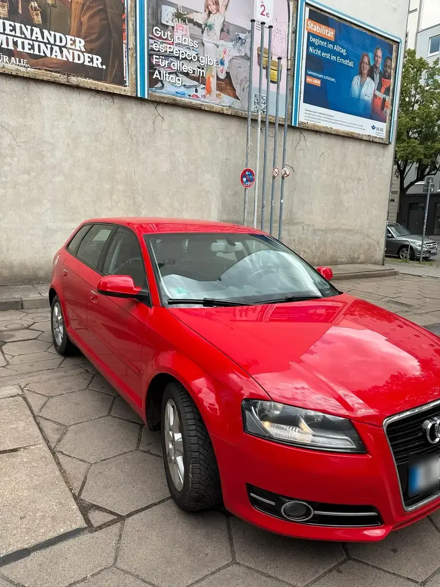 Gebraucht Audi A3 Comfort 125 PS (91 kW) 2011 Rot Kleinwagen