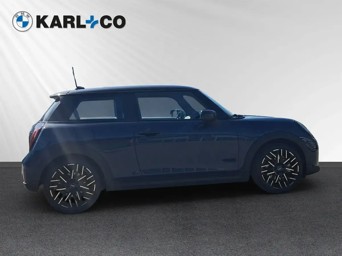 Gebraucht Mini Cooper Favoured 114 kW (156 PS) 2025 Blau Kleinwagen