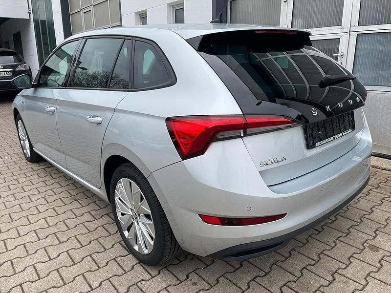 Gebraucht Skoda Scala Drive 116 PS (85 kW) 2021 Brilliantsilber metallic (metallic) Kleinwagen