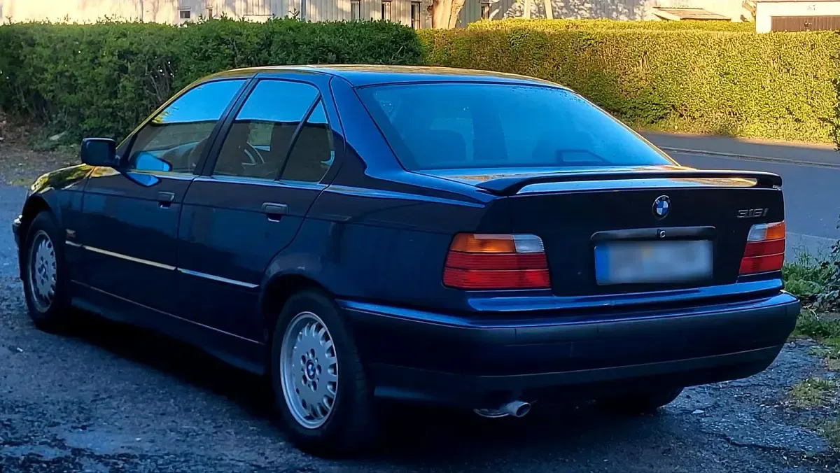 Gebraucht BMW 316 100 PS (73 kW) 1996 Blau Limousine