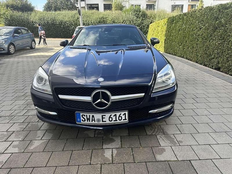 Blau Gebraucht 2011 Mercedes SLK200 Cabrio | 13.999 € (Fairer Preis) - Bild 1/4