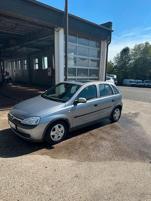 Silber Gebraucht 2003 Opel Corsa Kleinwagen | 2.590 € (Etwas zu teuer) - Bild 1/4