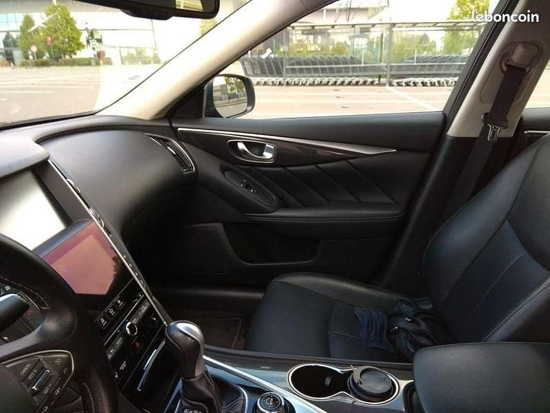 Schwarz Gebraucht 2015 Infiniti Q50 Premium Limousine | 7.900 € (Guter Preis) - Bild 1/3