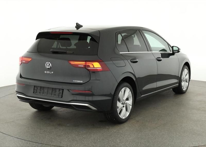 Neu VW Golf VIII Edition 204 PS (150 kW) 2026 Urano grau Limousine