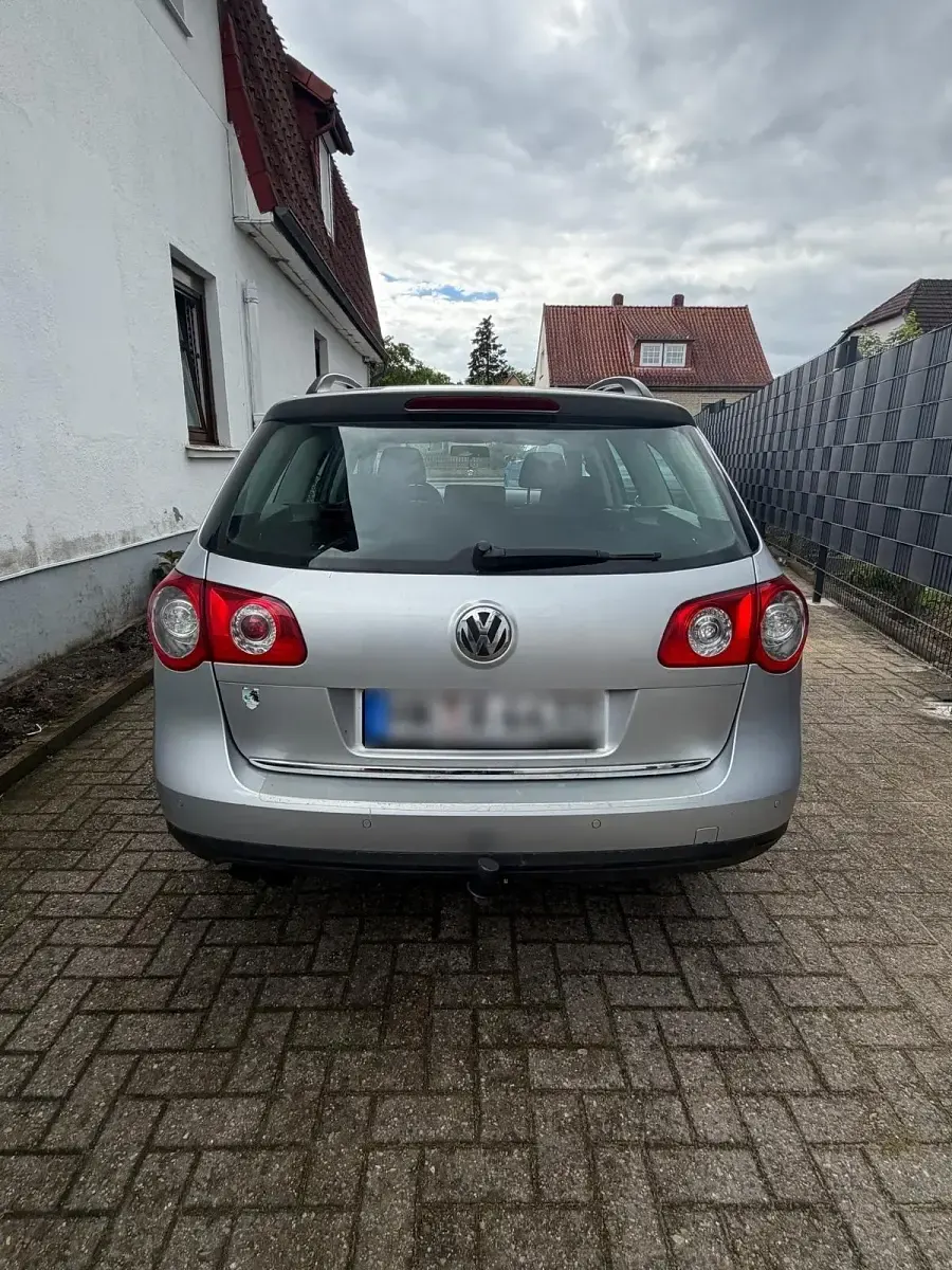 Gebraucht VW Passat Comfortline 140 PS (102 kW) 2010 Grau Kombi