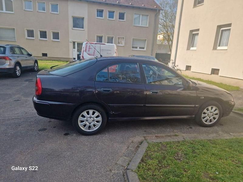 Gebraucht Mitsubishi Carisma 122 PS (89 kW) 2002 Violet Limousine