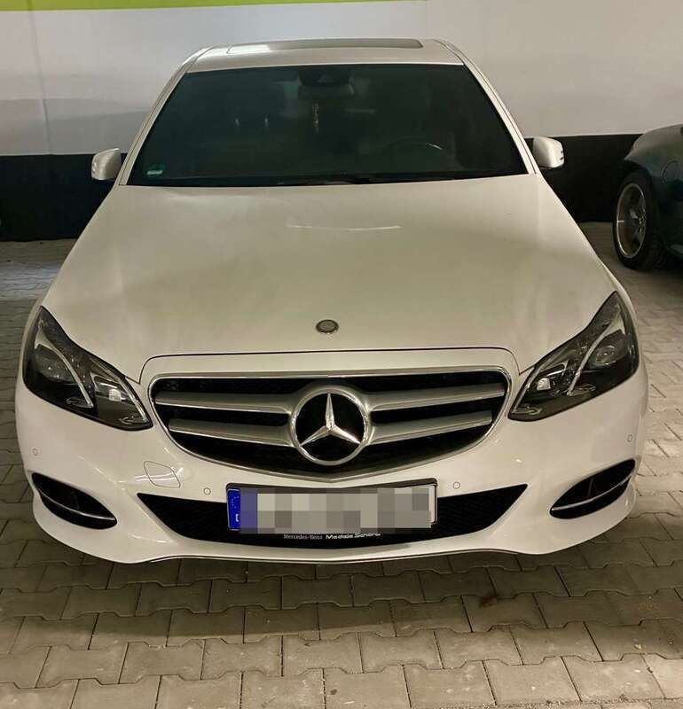 Weiß Gebraucht 2015 Mercedes E200 Avantgarde Limousine | 21.459 € (Teuer) - Bild 1/4