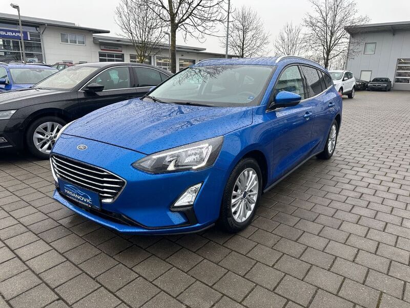 Blau Gebraucht 2019 Ford Focus Titanium Limousine | 10.900 € (Teuer) - Bild 1/4