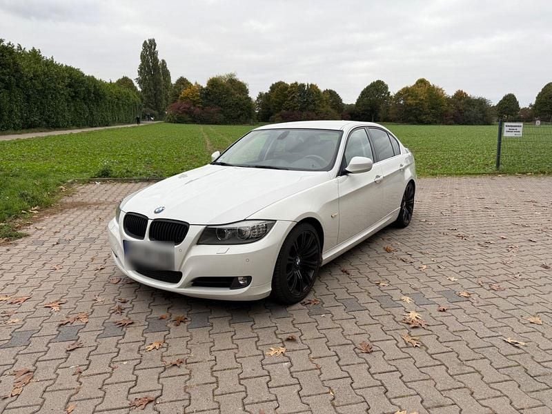 Gebraucht BMW 320 Efficient Dynamics 163 PS (119 kW) 2011 Weiß Limousine