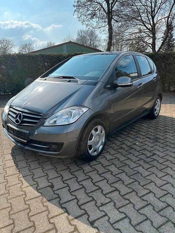 Gebraucht Mercedes A150 95 PS (69 kW) 2009 Grau Kleinwagen