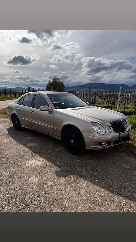 Gebraucht Mercedes E280 231 PS (169 kW) 2007 Gold Limousine