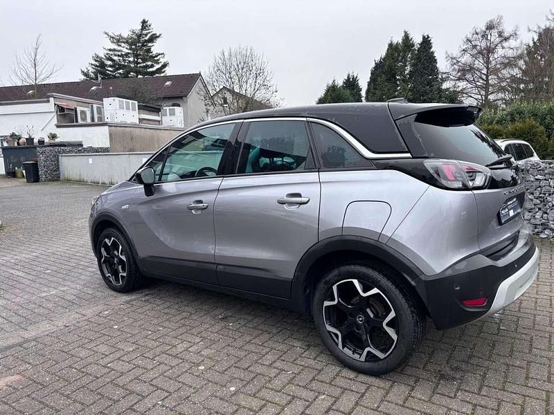 Gebraucht Opel Crossland X Elegance 110 PS (80 kW) 2021 Kontrast grau/quarz silber SUV