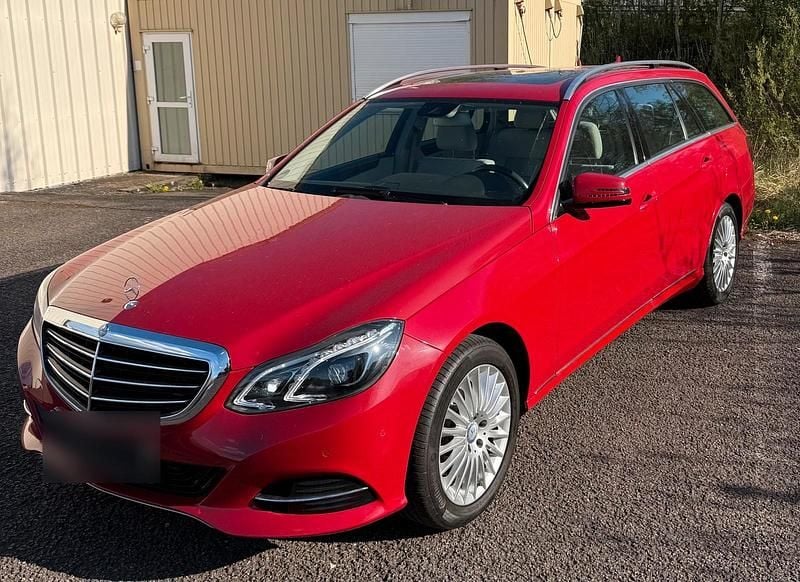 Gebraucht Mercedes E350 252 PS (185 kW) 2013 Rot Kombi