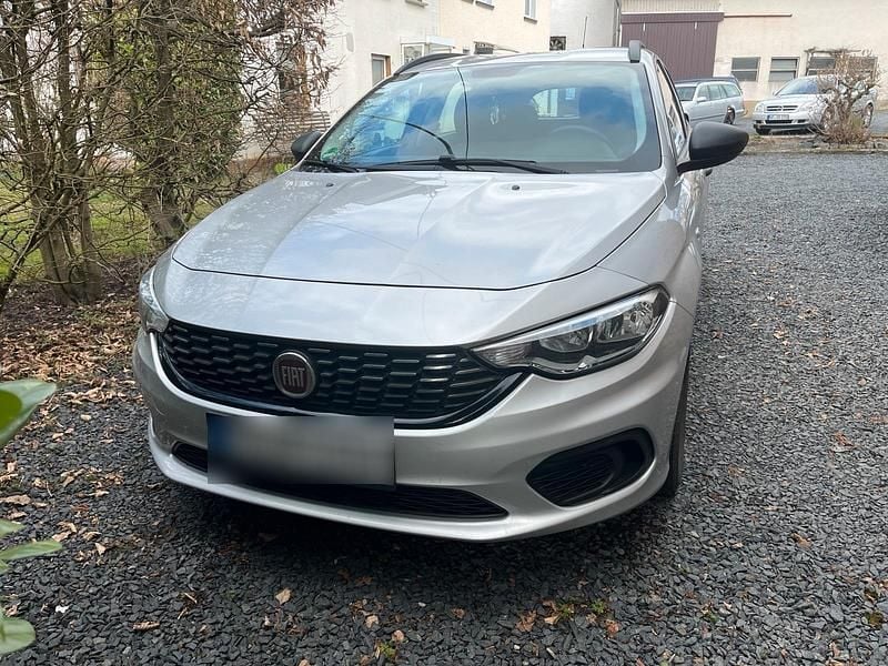 Gebraucht Fiat Tipo 95 PS (69 kW) 2017 Silber Kombi