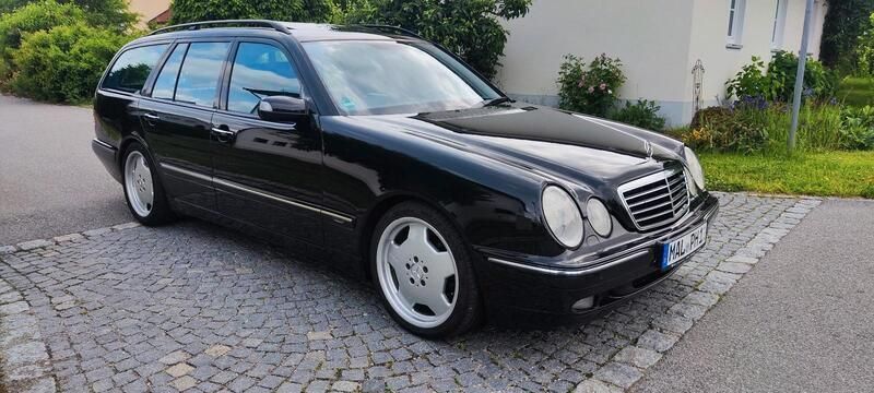 Schwarz Gebraucht 2002 Mercedes E320 AMG Kombi | 7.900 € (Superpreis) - Bild 1/4