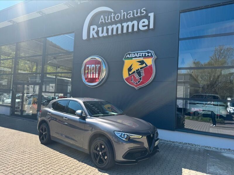 Grau Gebraucht 2020 Alfa Romeo Stelvio Super SUV | 28.490 € (Guter Preis) - Bild 1/4