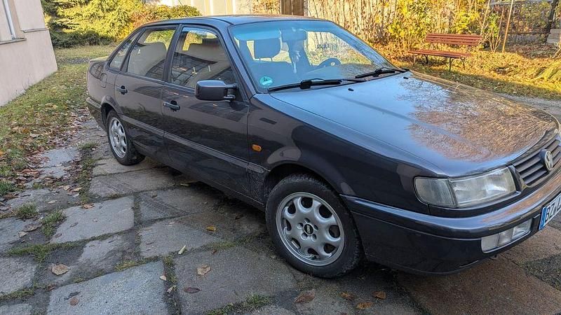 Gebraucht VW Passat 174 PS (127 kW) 1994 Violet Limousine