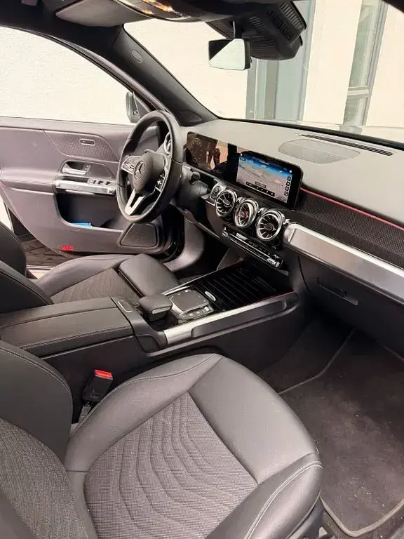 Gebraucht Mercedes EQB300 167 kW (228 PS) 2023 Schwarz SUV
