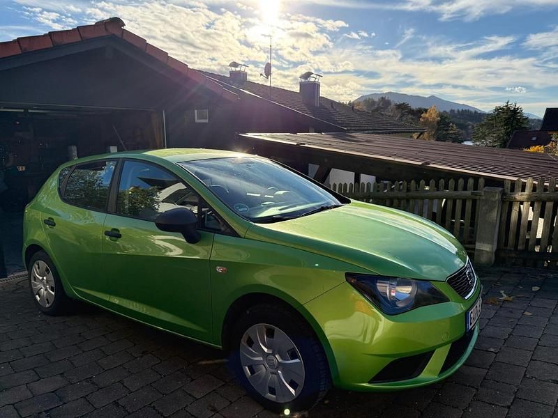 Grün Gebraucht 2014 Seat Ibiza Reference Kleinwagen | 5.100 € (Guter Preis) - Bild 1/4