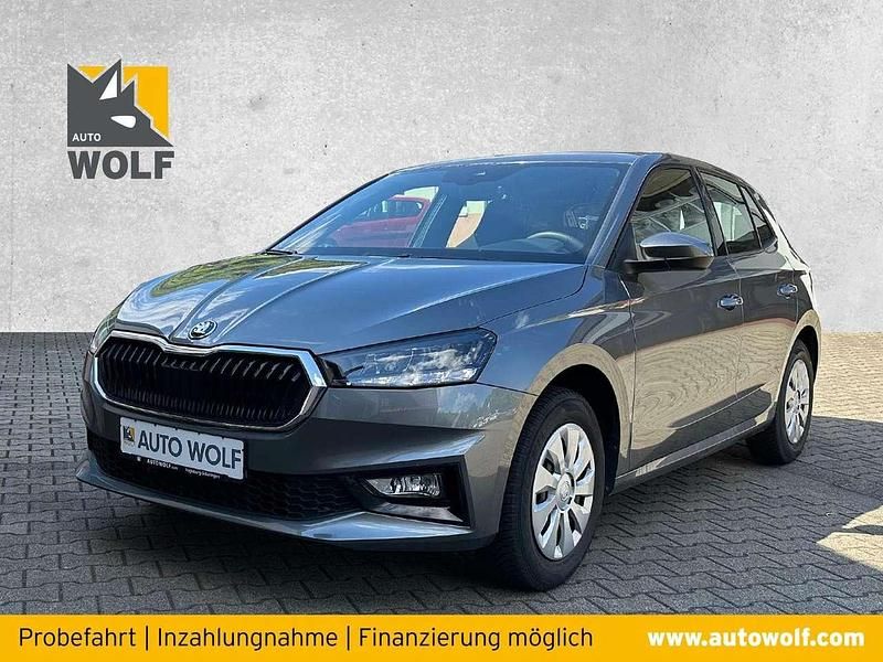 Graphitegrau metallic Gebraucht 2024 Skoda Fabia Selection Kleinwagen | 19.400 € (Fairer Preis) - Bild 1/4