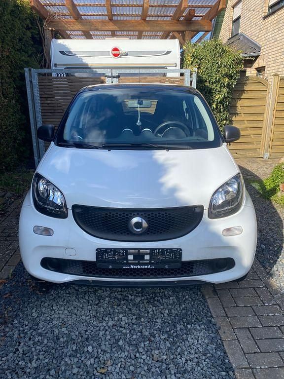 Second-hand Smart ForFour 71 CP (52 kW) 2019 Alb Hatchback