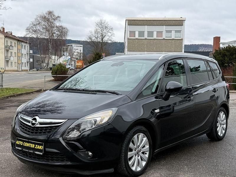 Schwarz Gebraucht 2015 Opel Zafira Tourer drive Van / Kleinbus | 8.600 € (Fairer Preis) - Bild 1/4