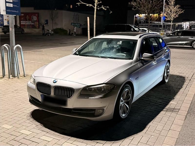 Gebraucht BMW 520 184 PS (135 kW) 2011 Silber Kombi