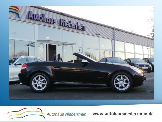 Schwarz metallic Gebraucht 2006 Mercedes SLK200 Cabrio | 13.900 € (Etwas zu teuer) - Bild 1/4