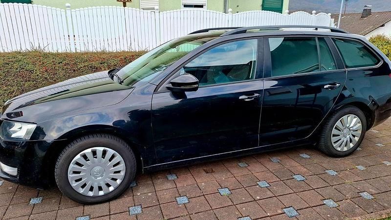 Gebraucht Skoda Octavia Ambition 150 PS (110 kW) 2014 Schwarz Kleinwagen