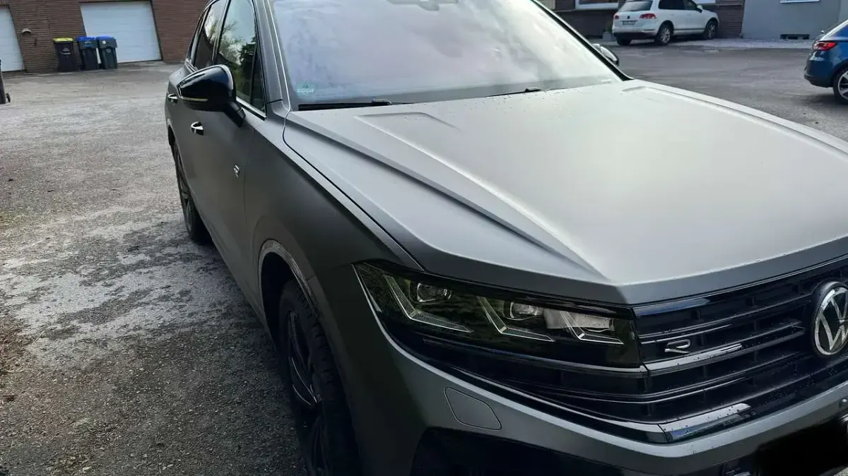 Gebraucht VW Touareg R 462 PS (339 kW) 2024 Grau SUV