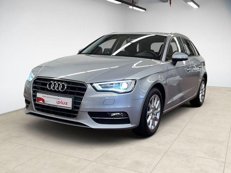 Gebraucht Audi A3 Attraction 125 PS (91 kW) 2016 Silber Limousine