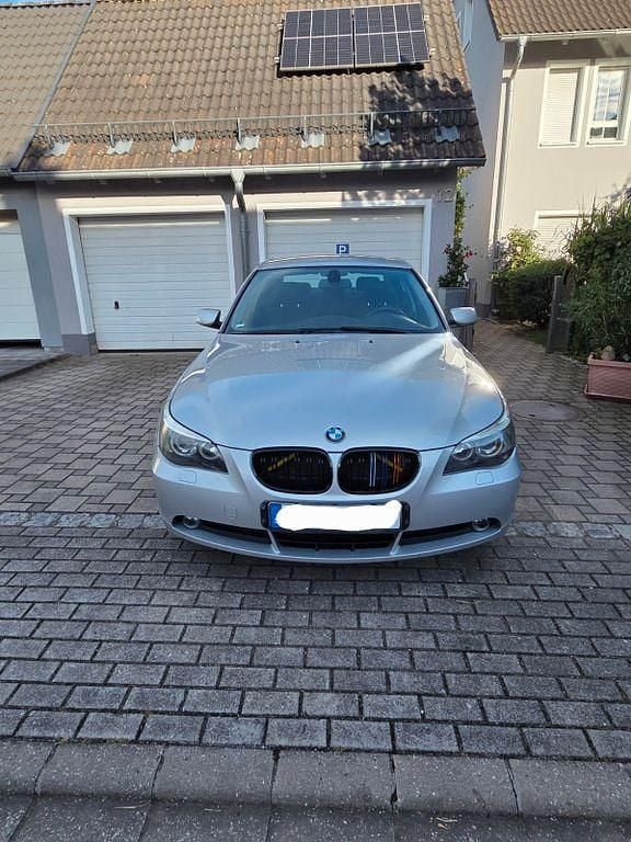 Silber Gebraucht 2004 BMW 520 Limousine | 4.100 € (Guter Preis) - Bild 1/4