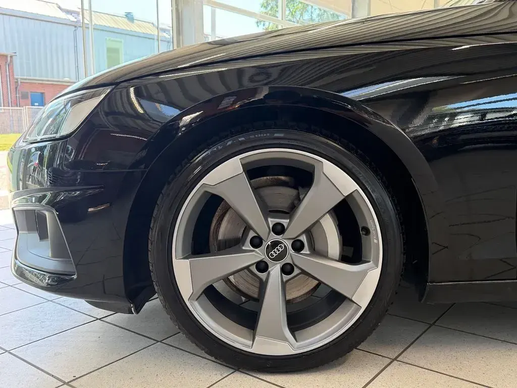 Gebraucht Audi A4 Sport 204 PS (150 kW) 2023 Schwarz Kombi
