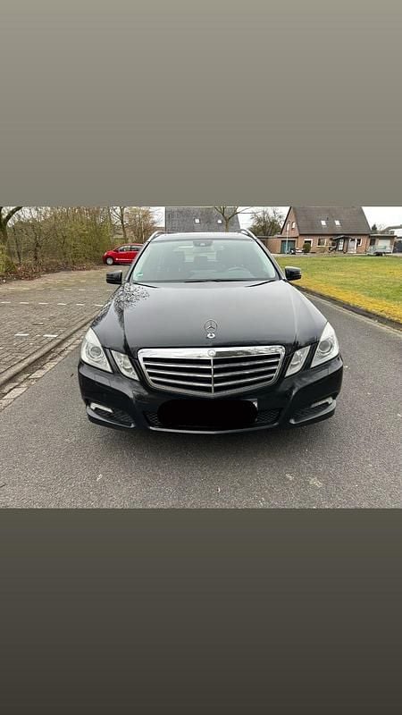 Gebraucht Mercedes E350 231 PS (169 kW) 2011 Schwarz Kombi