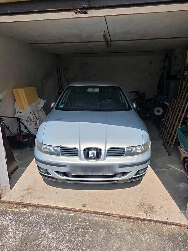 Grau Gebraucht 1999 Seat Toledo Limousine | 1.500 € (Fairer Preis) - Bild 1/4